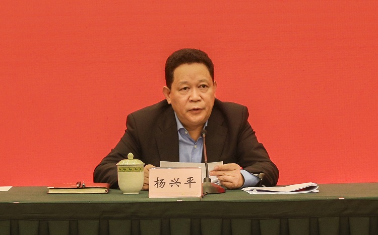 杨兴平.jpg 杨兴平.jpg