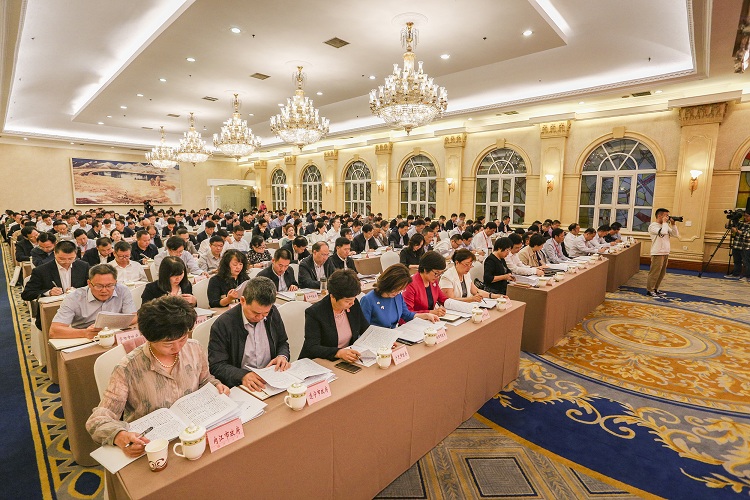 全省教育工作会2.jpg 全省教育工作会2.jpg